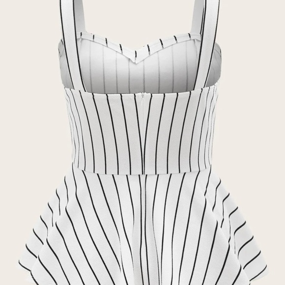 Beautiful top - Picture 3 of 3